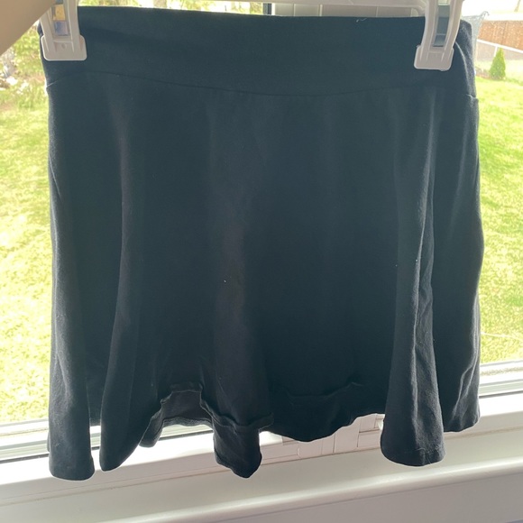 Black mini skirt - Picture 2 of 2